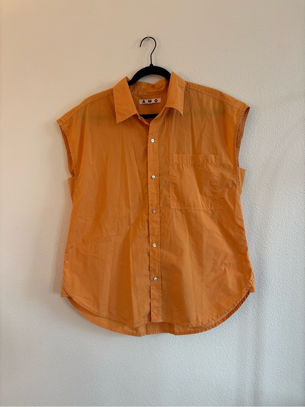 AMO Ruth sleeveless button-up shirt size medium